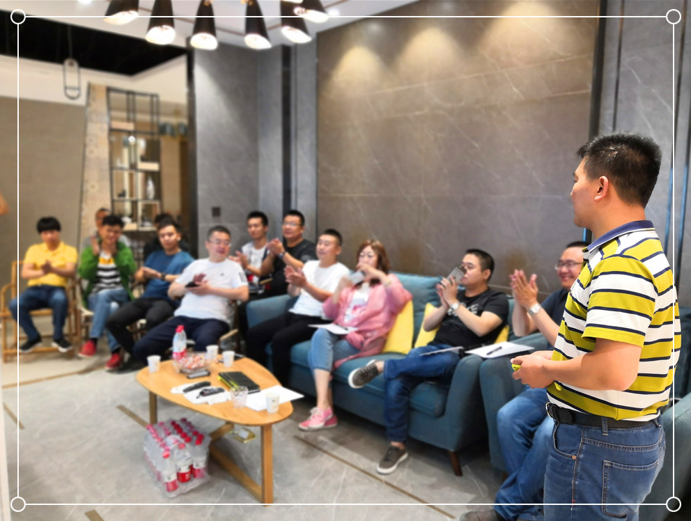 格萊斯瓷磚西北大區經理黃細輝 (2)_副本.jpg